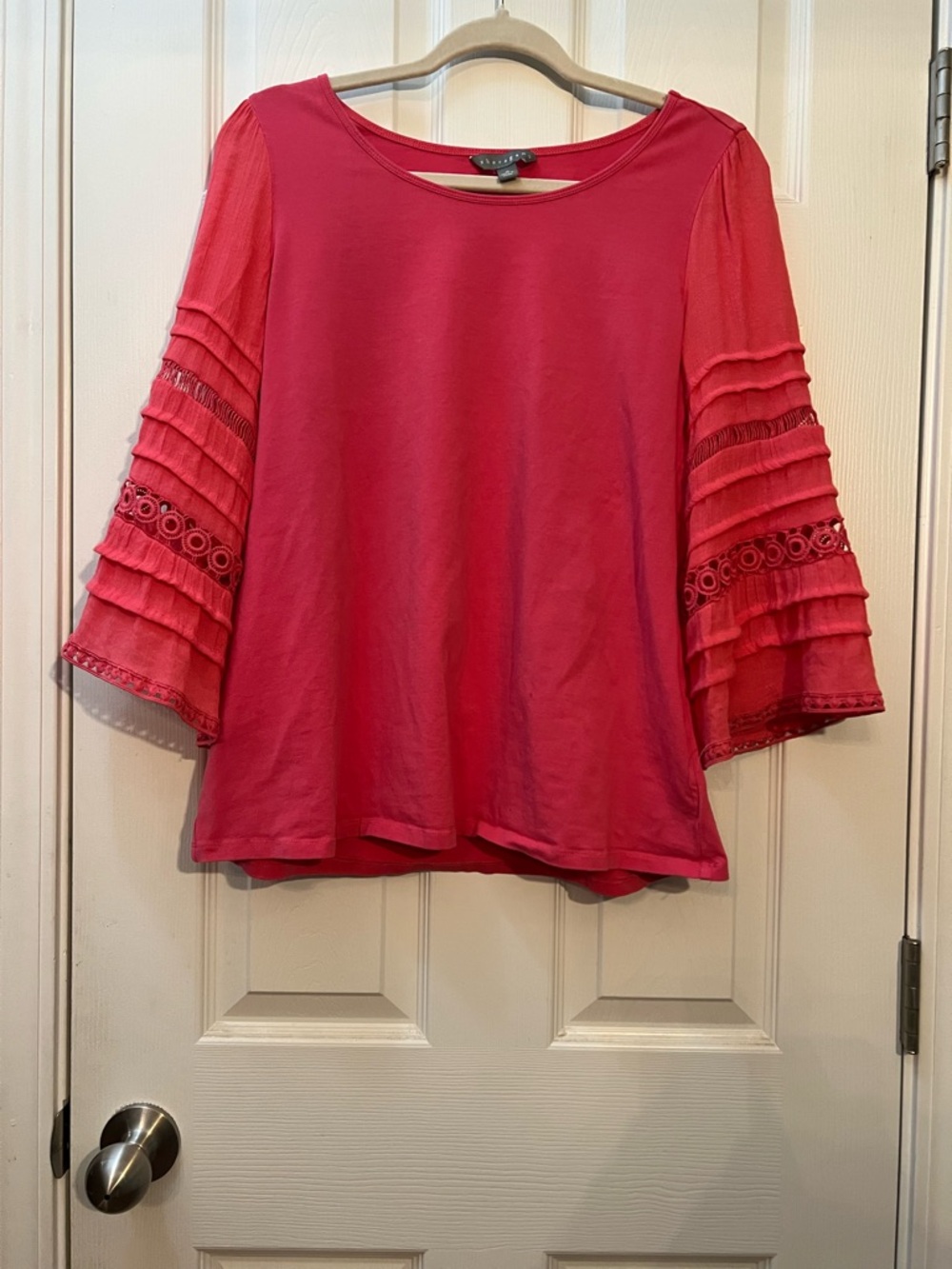 🦋 Beautiful Sharagano Bright Pink Tiered Ruffle Sleeve Blouse size medium